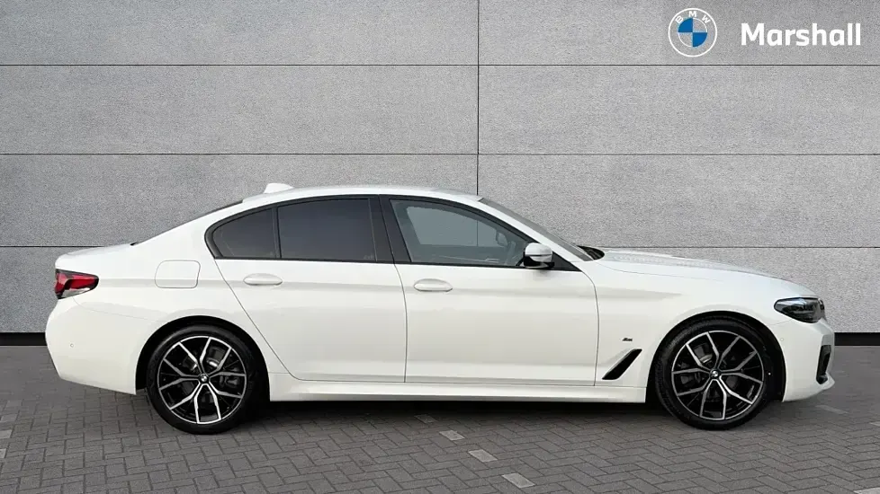 Used BMW 520 M Sport 190 HP (139 kW) 2022 Alpine white Sedan