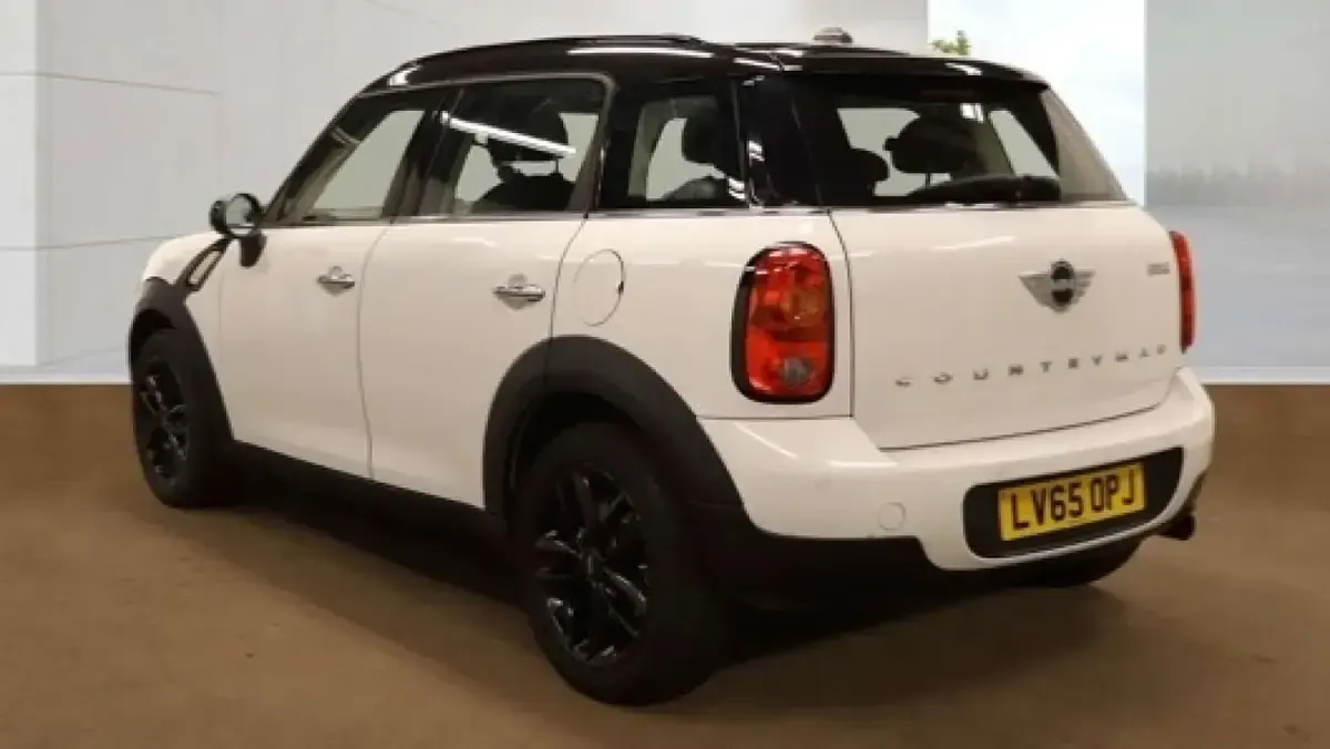 Used Mini Cooper 122 HP (89 kW) 2015 White Hatchback