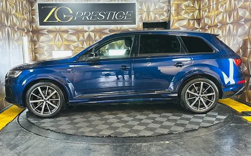 Used Audi Q7 Black Edition 286 HP (210 kW) 2020 Blue SUV