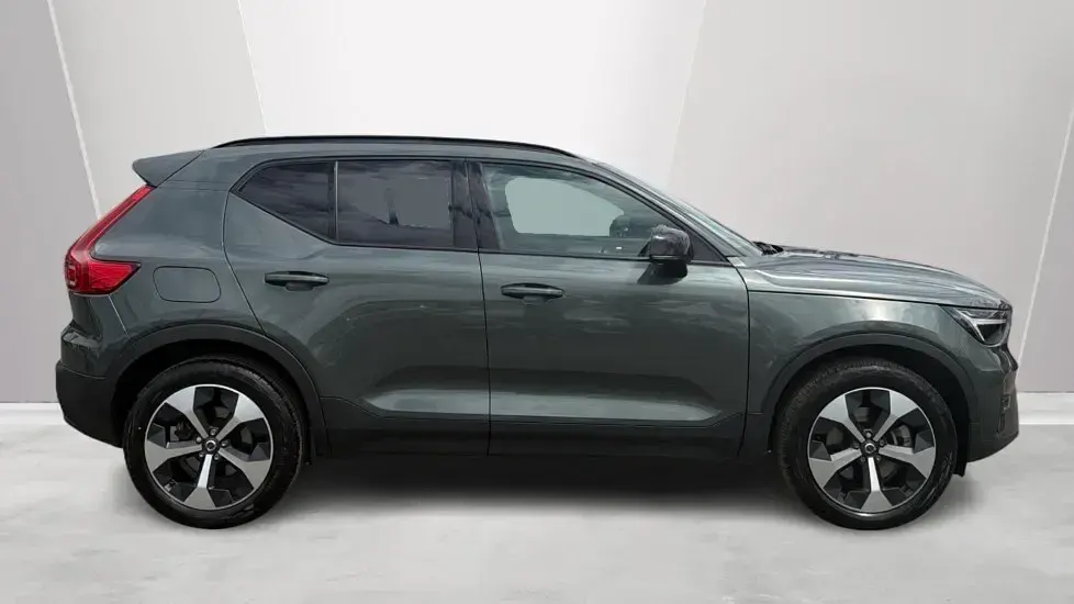 Used Volvo XC40 Plus 194 HP (142 kW) 2025 Green SUV