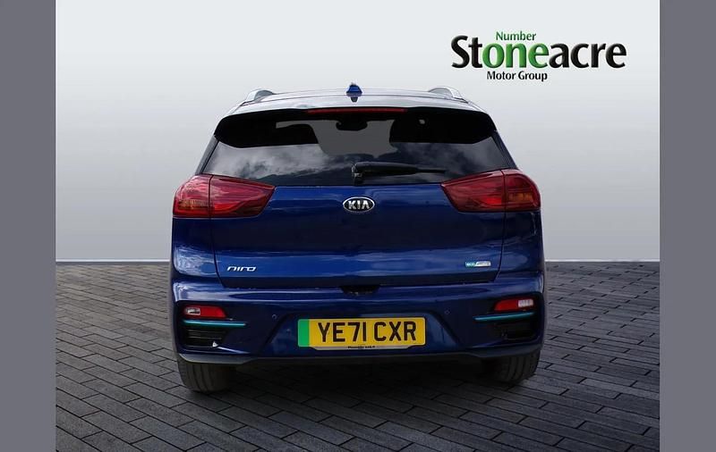 Used Kia e-Niro 150 kW (204 HP) 2021 Blue SUV