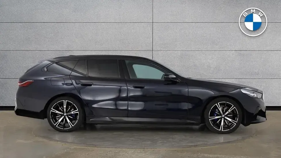 Used BMW 530e M Sport 295 HP (216 kW) 2025 Black Estate