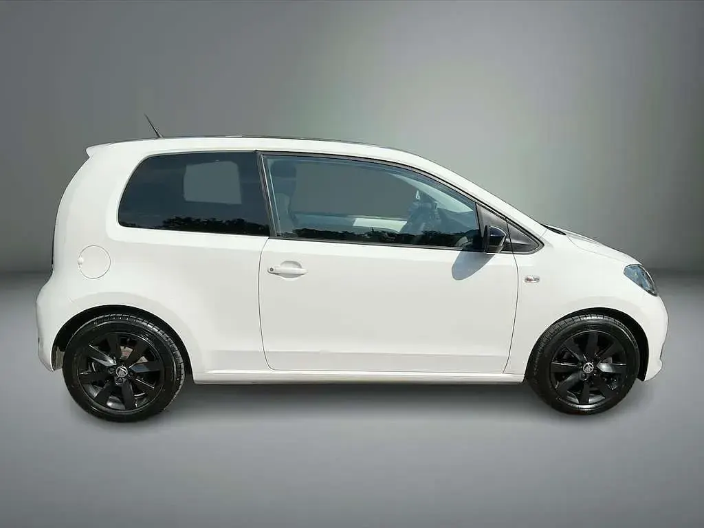 Used Skoda Citigo Colour Edition 60 HP (44 kW) 2019 White Hatchback