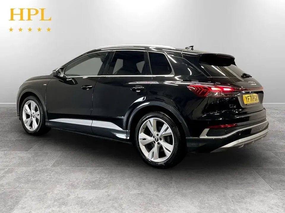 Używany Audi Q4 e-tron S-Line 150 kW (204 KM) 2021 Czarny SUV