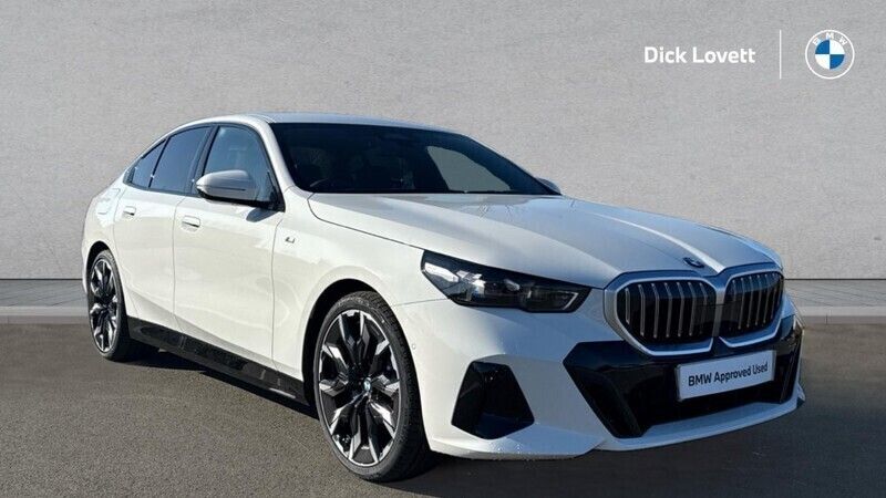 White Used 2025 BMW 520 M Sport | £47,990 (Expensive) - Image 1/4