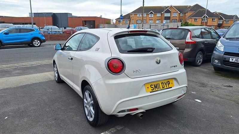 Begagnad Alfa Romeo MiTo Sprint 95 HK (69 kW) 2011 Vit Halvkombi