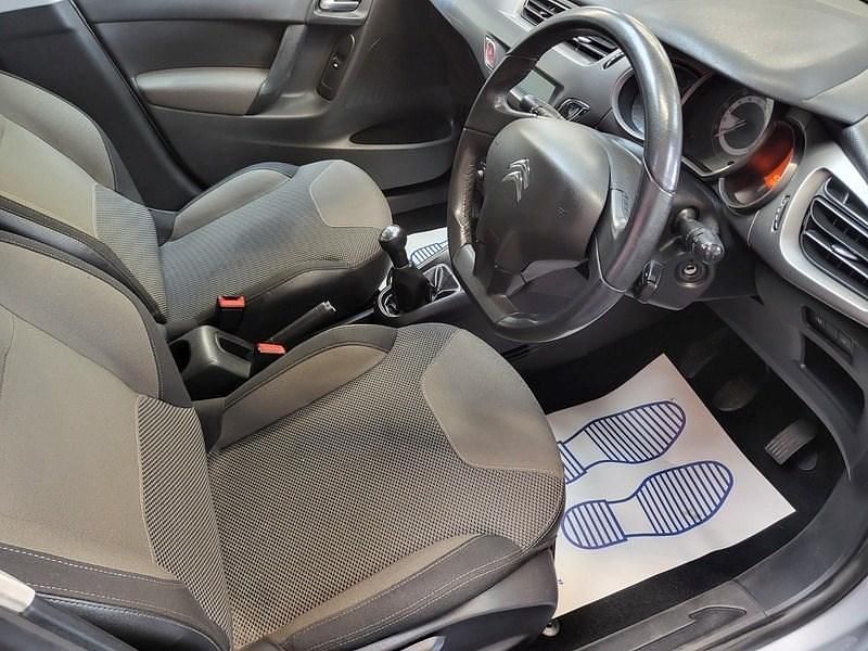 Usado Citroën C3 VTR Sport 70 CV (51 kW) 2014 Plateado Utilitario