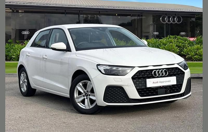 Used Audi A1 Design 95 HP (69 kW) 2023 White SUV