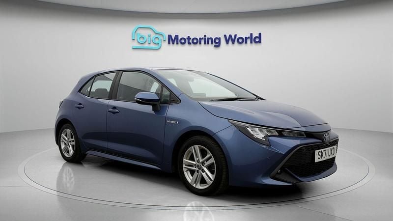 Used Toyota Corolla 122 HP (89 kW) 2021 Blue Hatchback