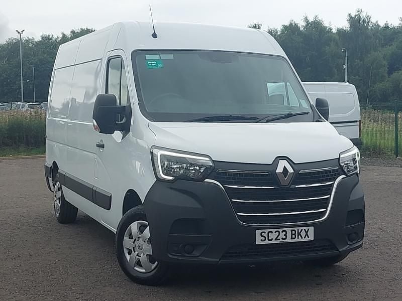 White Used 2023 Renault Master Business Van | £16,998 (Good price) - Image 1/4