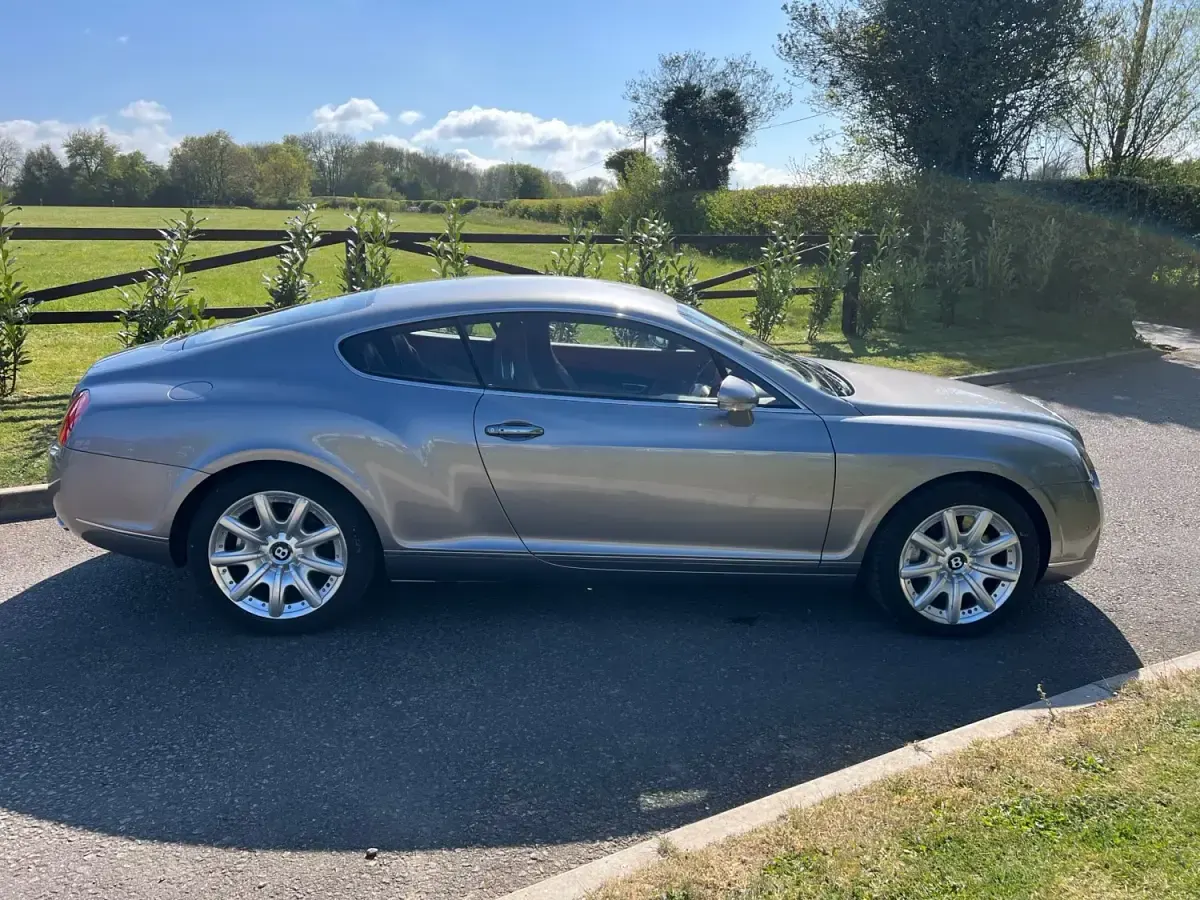 Begagnad Bentley Continental 2004 Silver Sportkupé