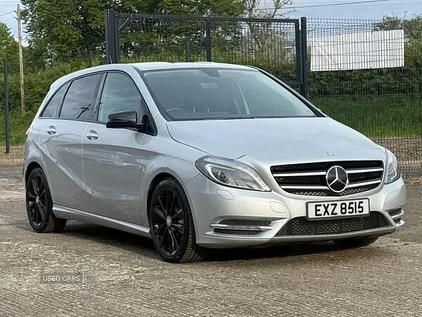 Used Mercedes B180 122 HP (89 kW) 2013 Silver Hatchback