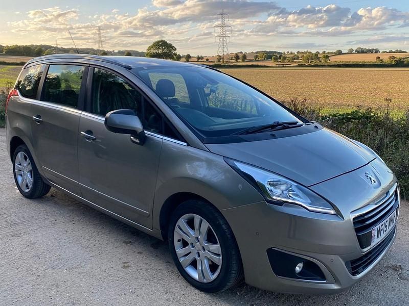 Grey Used 2015 Peugeot 5008 Active MPV | £3,795 (Super price) - Image 1/4