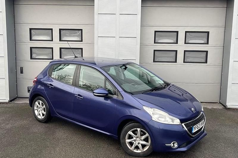 Used Peugeot 208 Active 82 HP (60 kW) 2013 Blue Hatchback