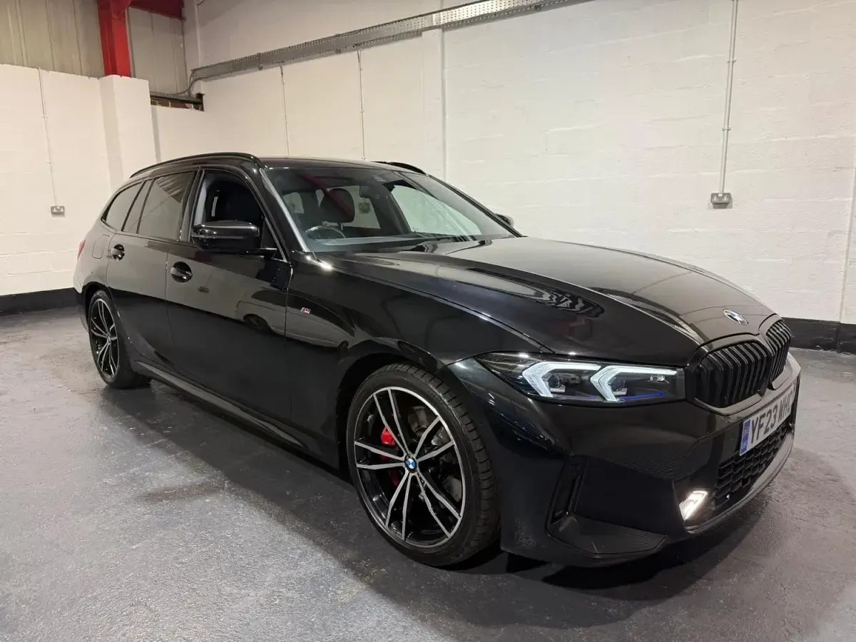 Usado BMW 320 M Sport 2023 Negro Familiar