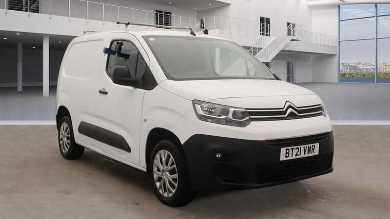 White Used 2021 Citroën Berlingo MPV | £8,495 (Good price) - Image 1/2