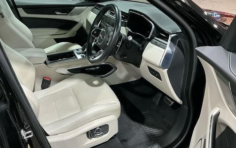 Used Jaguar F-Pace R-Dynamic 404 HP (297 kW) 2022 Black SUV