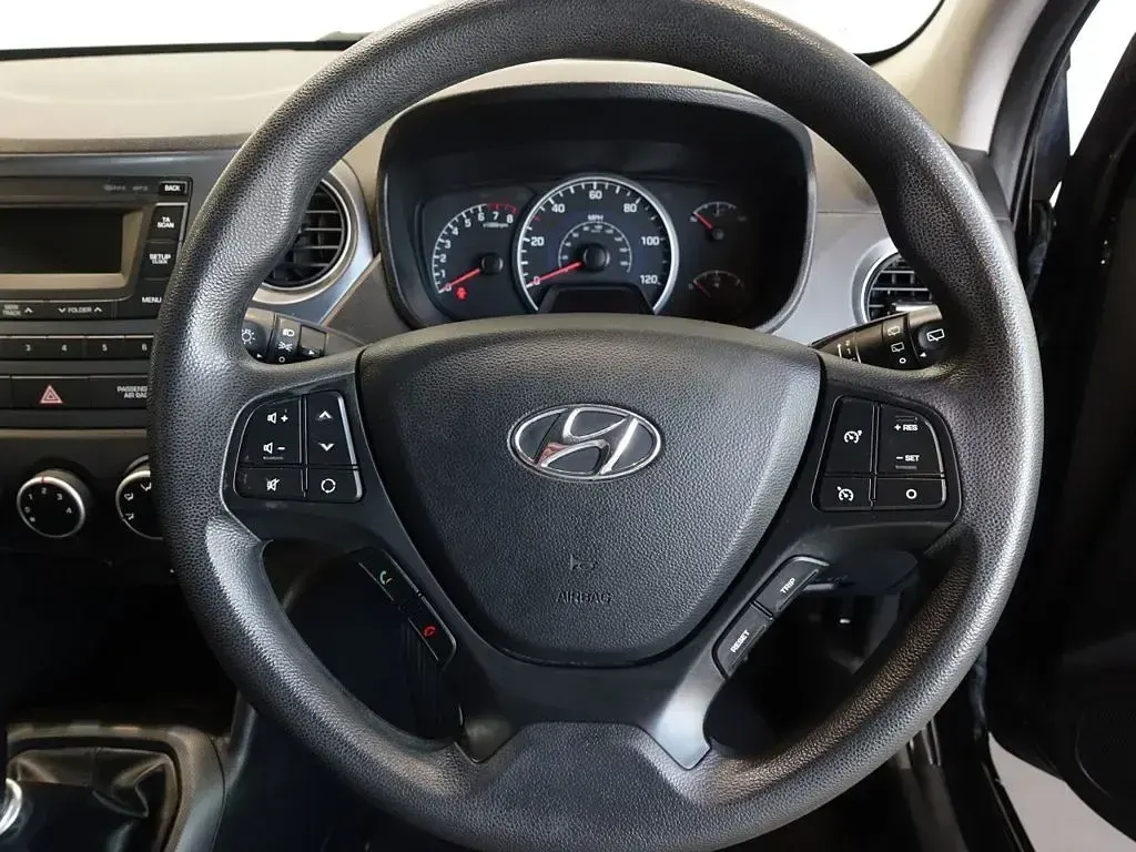 Used Hyundai i10 SE 66 HP (48 kW) 2017 Black Hatchback
