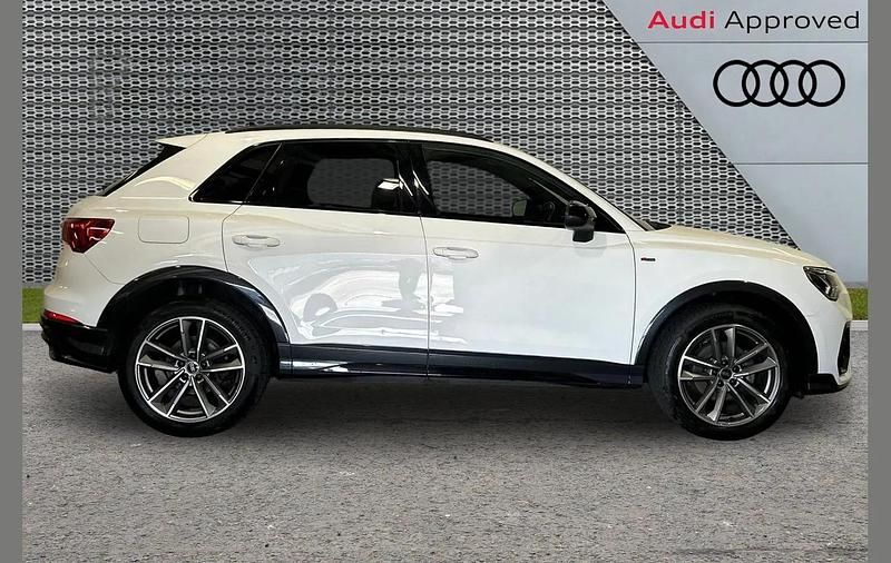 Used Audi Q3 Black Edition 150 HP (110 kW) 2022 White SUV