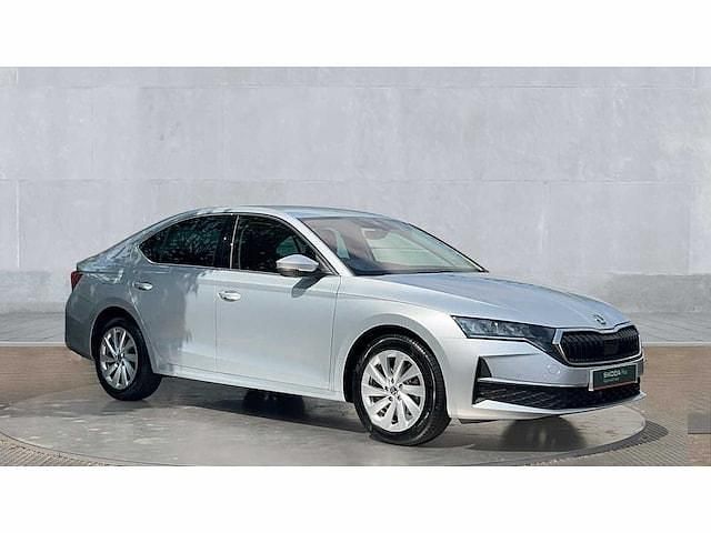 Silver New 2024 Skoda Octavia SE L Hatchback | £25,000 (Fair price) - Image 1/4