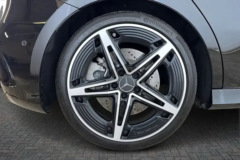 Used Mercedes A35 AMG Premium 316 HP (232 kW) 2025 Black Hatchback
