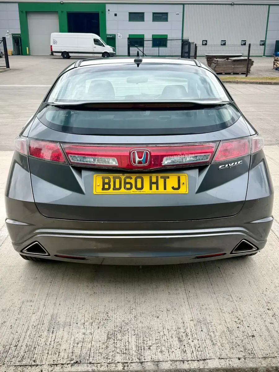 Used Honda Civic SE 100 HP (73 kW) 2010 Silver Hatchback