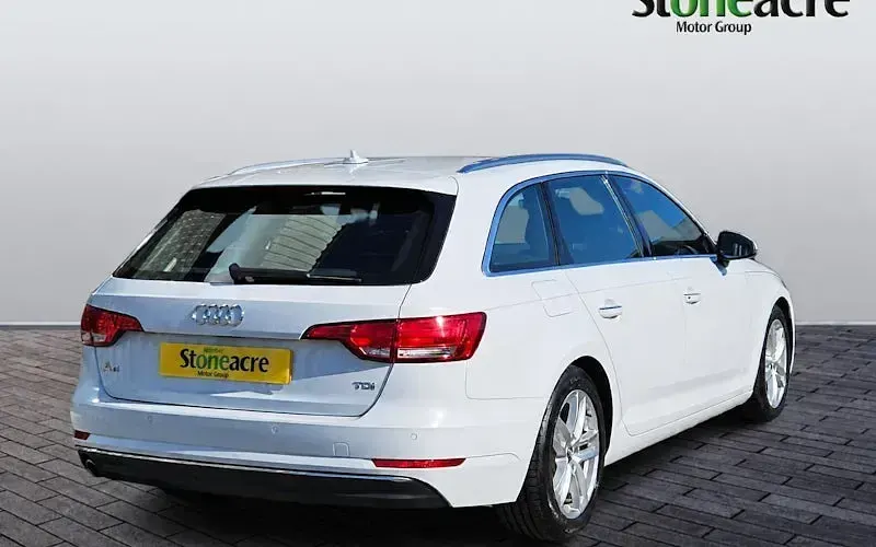 Used Audi A4 150 HP (110 kW) 2016 White Estate