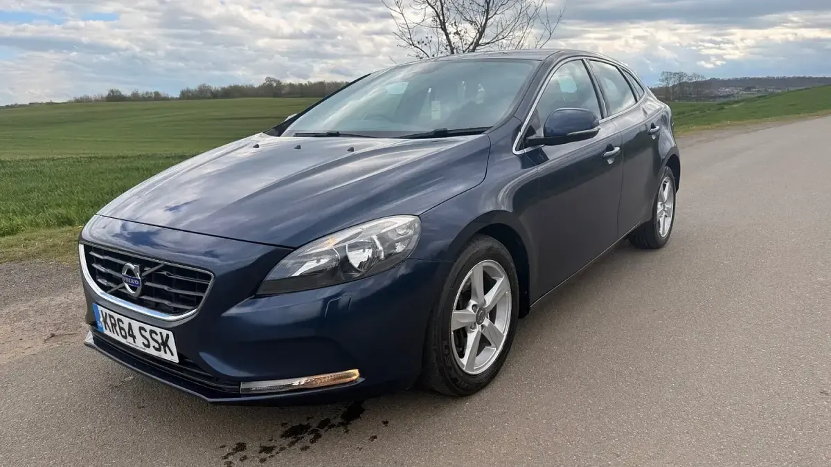 Used Volvo V40 SE 2014 Blue Hatchback