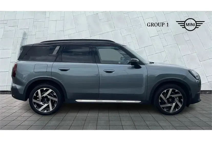 Used Mini Countryman Exclusive 170 HP (125 kW) 2024 Smokey green SUV