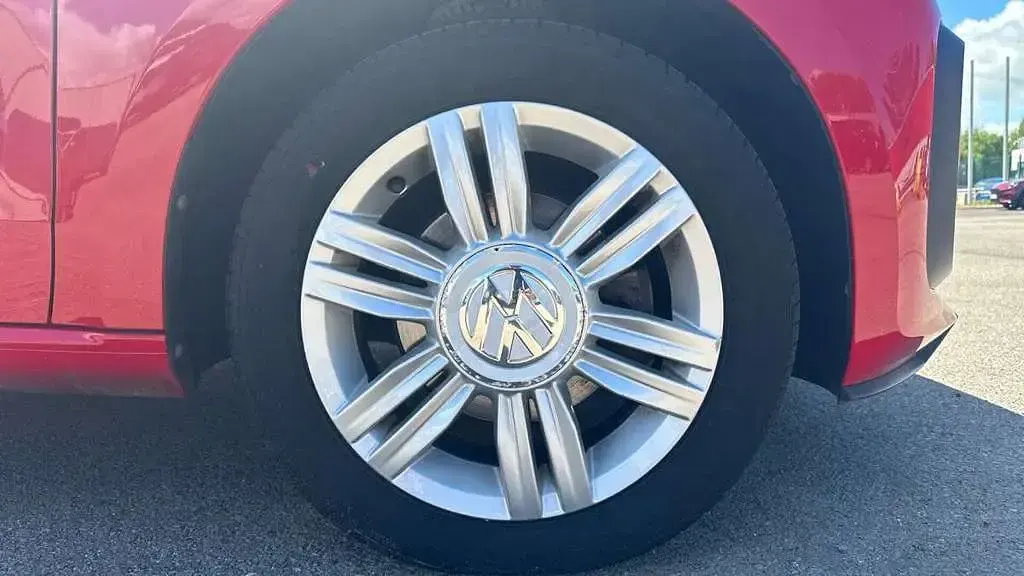 Used VW up! high up! 90 HP (66 kW) 2018 Red Hatchback