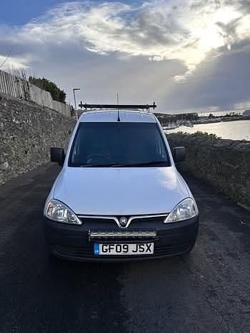 Used Vauxhall Combo 2009 White MPV