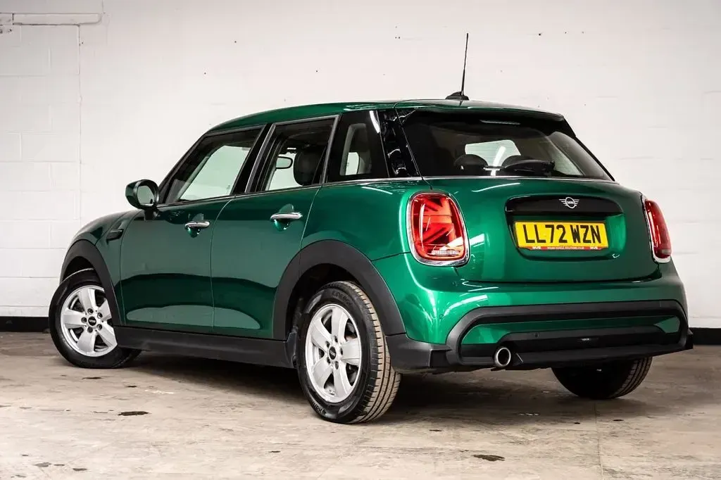 Used Mini Cooper Classic 136 HP (100 kW) 2022 Green Hatchback