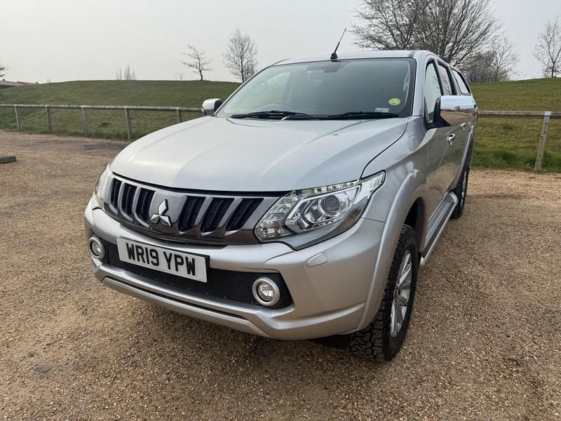 Used Mitsubishi L200 181 HP (133 kW) 2019 Silver Pickup