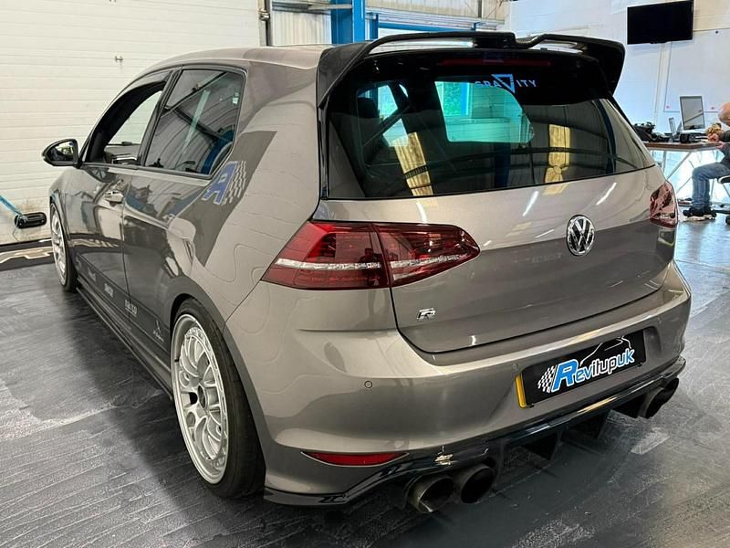 Begagnad VW Golf VII R 300 HK (220 kW) 2014 Grå Halvkombi