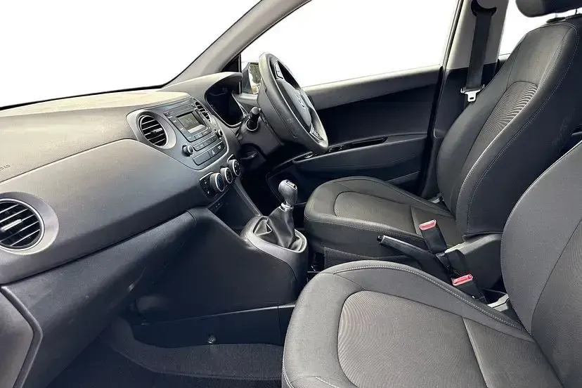 Used Hyundai i10 SE 86 HP (63 kW) 2018 Grey Hatchback