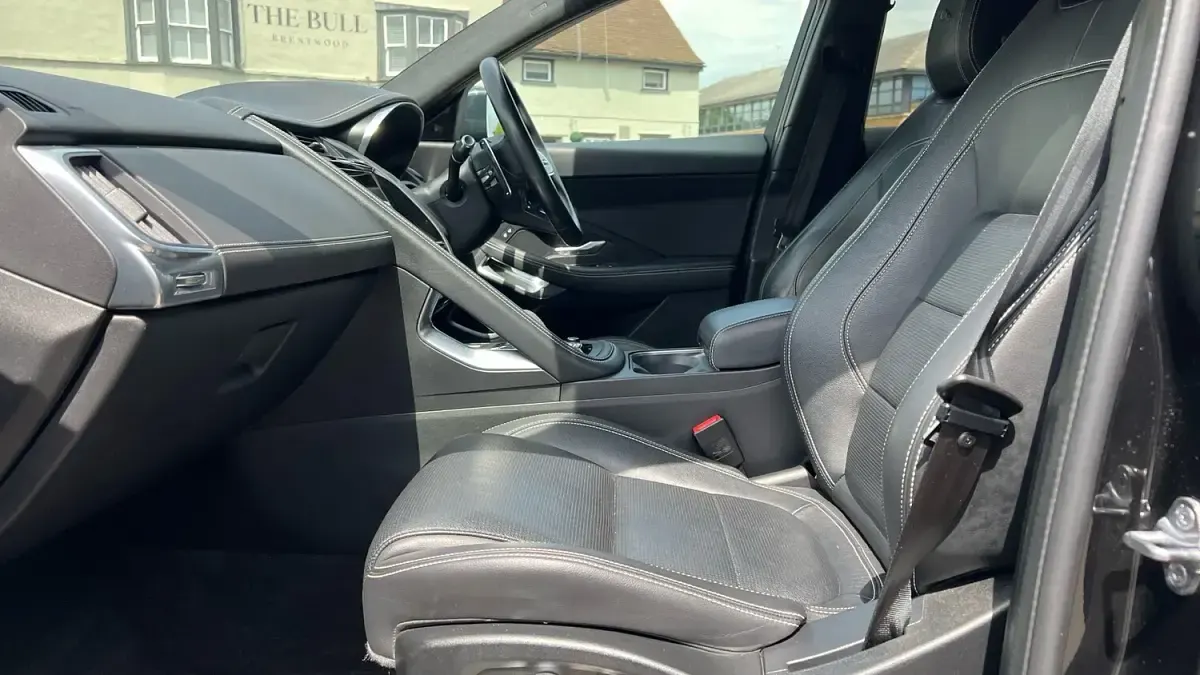 Used Jaguar E-Pace R-Dynamic 204 HP (150 kW) 2021 Black SUV