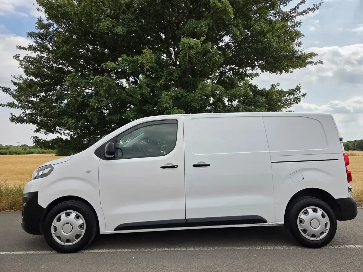 Used Citroën Dispatch 2017 White MPV