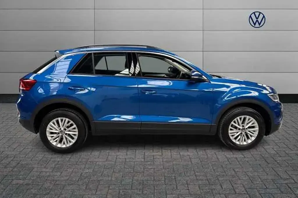 Used VW T-Roc Life 150 HP (110 kW) 2022 Blue SUV