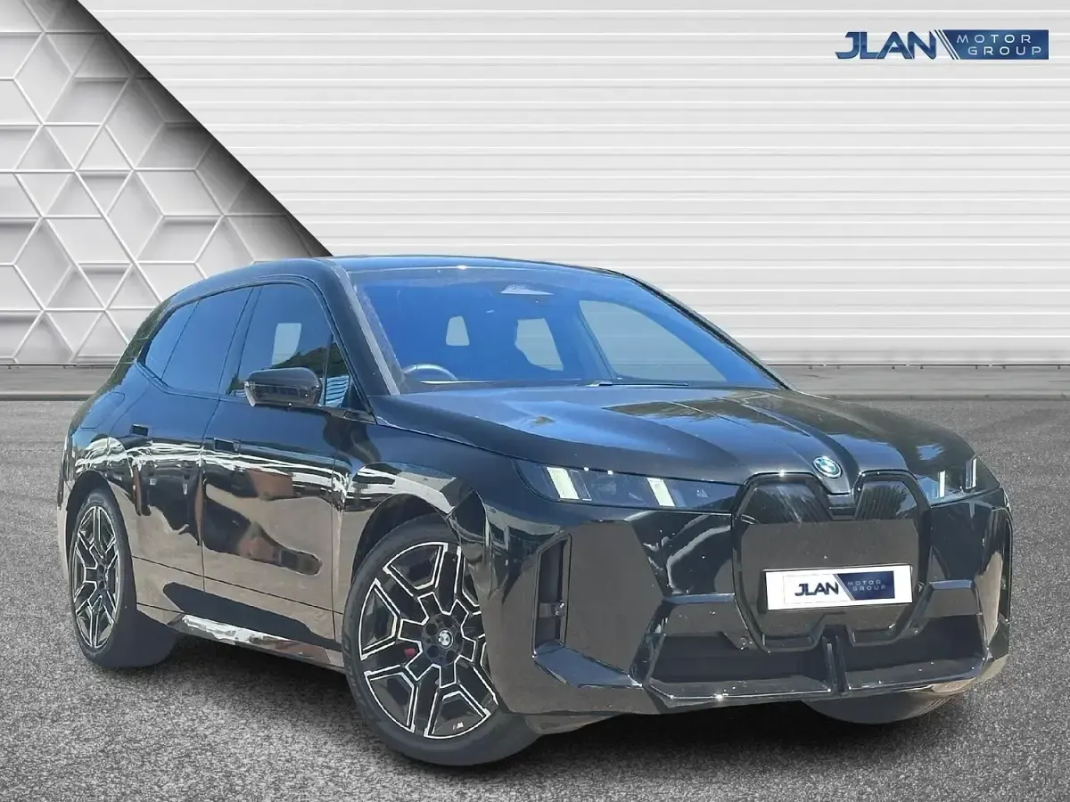 Usado BMW iX M Sport 300 kW (408 HP) 2025 Preto SUV