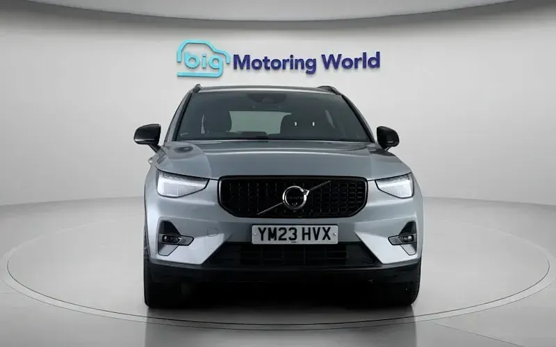 Used Volvo XC40 Plus 211 HP (155 kW) 2023 Grey SUV