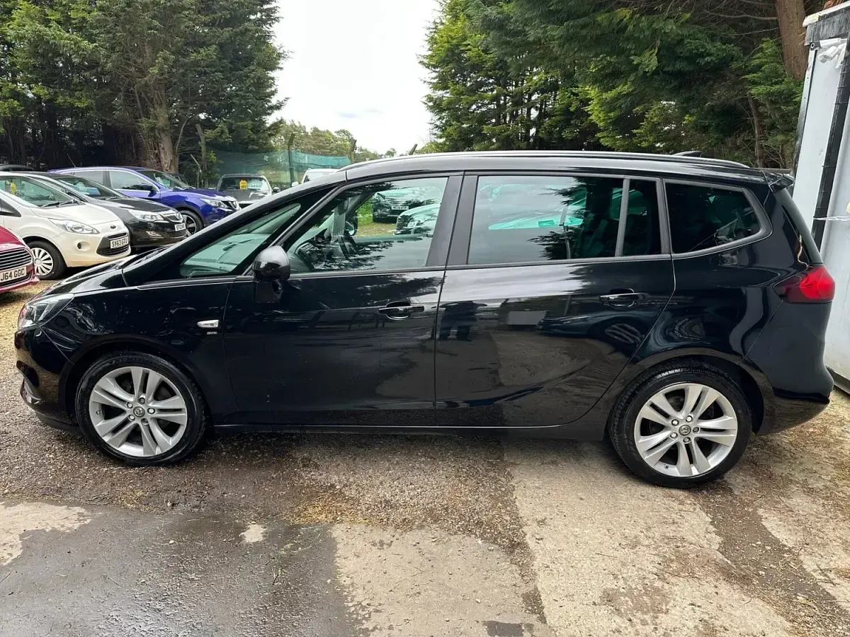 Used Vauxhall Zafira SRi 2017 Black MPV