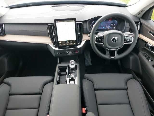 New Volvo XC90 Plus 247 HP (181 kW) 2026 SUV