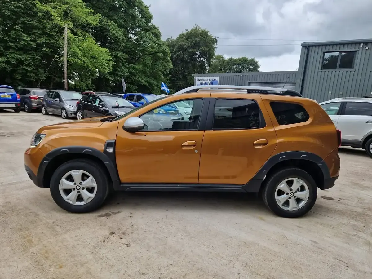 Used Dacia Duster Comfort 100 HP (73 kW) 2019 Orange SUV