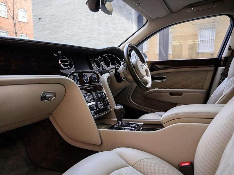 Used Bentley Mulsanne 530 HP (389 kW) 2018 Grey Sedan
