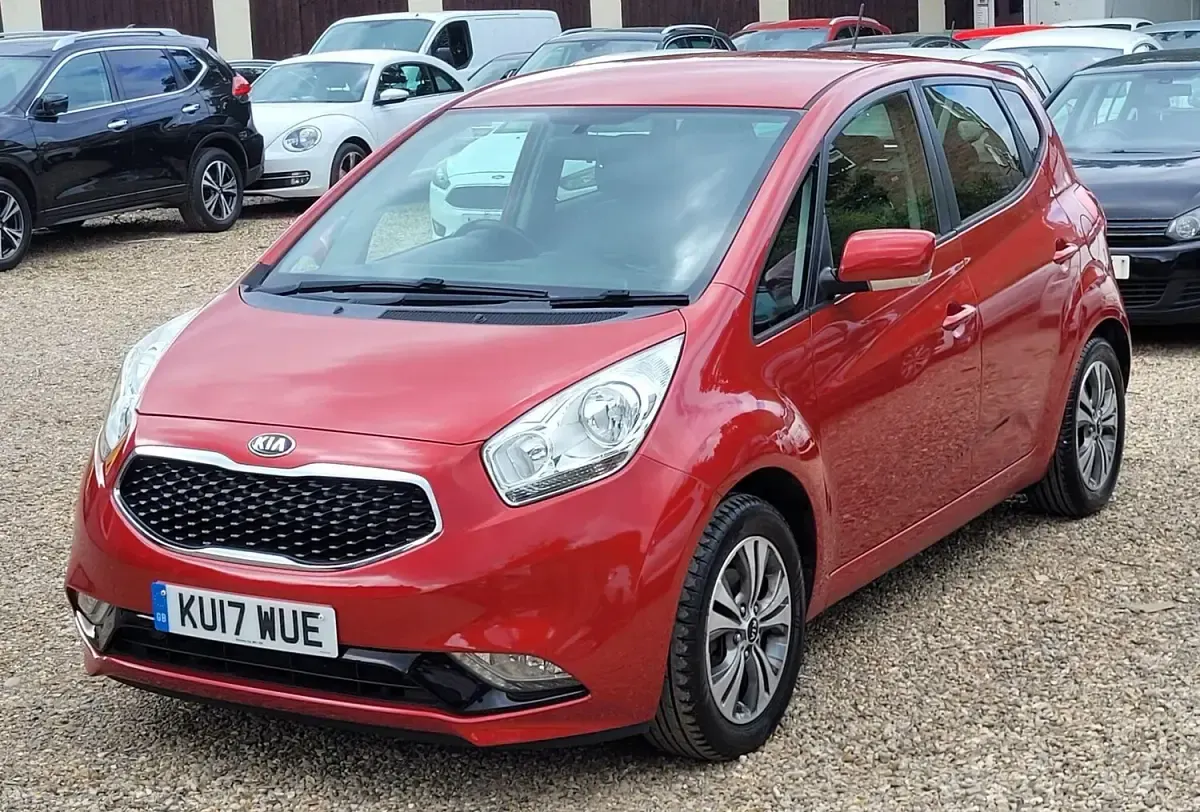 Used Kia Venga 123 HP (90 kW) 2017 Red Hatchback