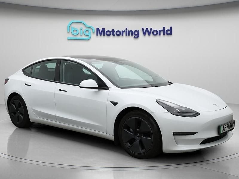 White Used 2021 Tesla Model 3 Long Range AWD Sedan | £19,700 (Fair price) - Image 1/4