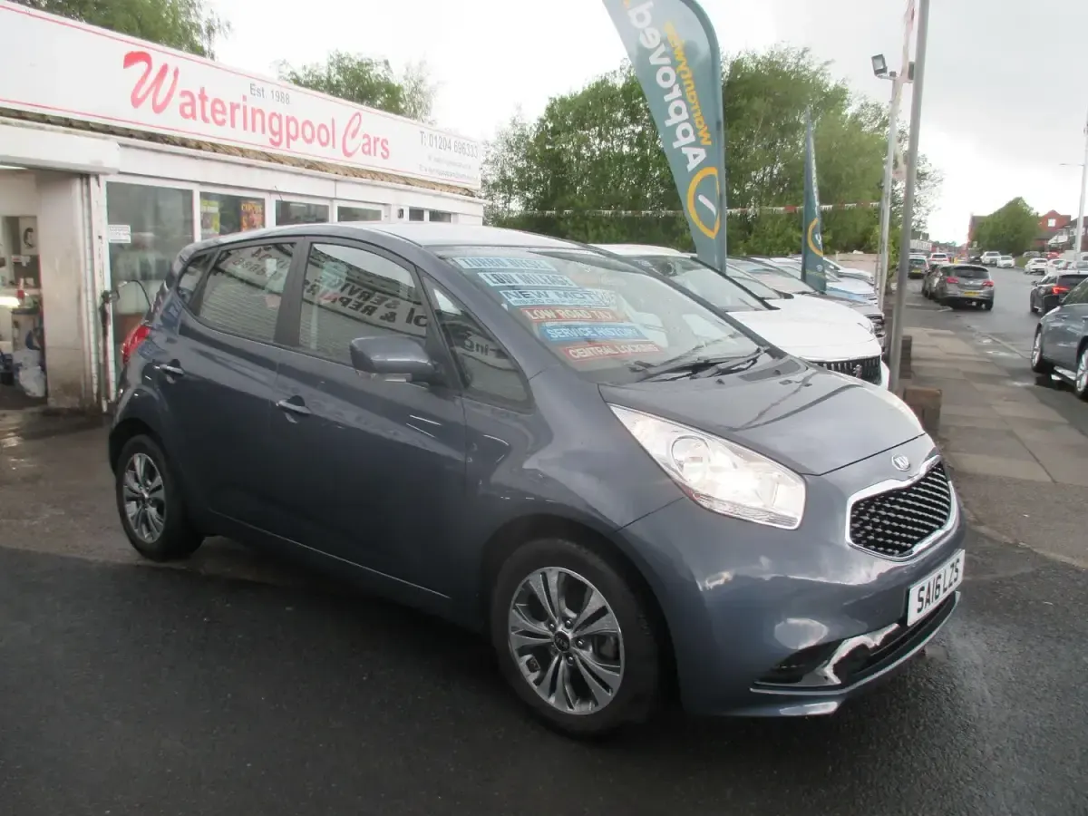Used Kia Venga 2016 Blue Hatchback