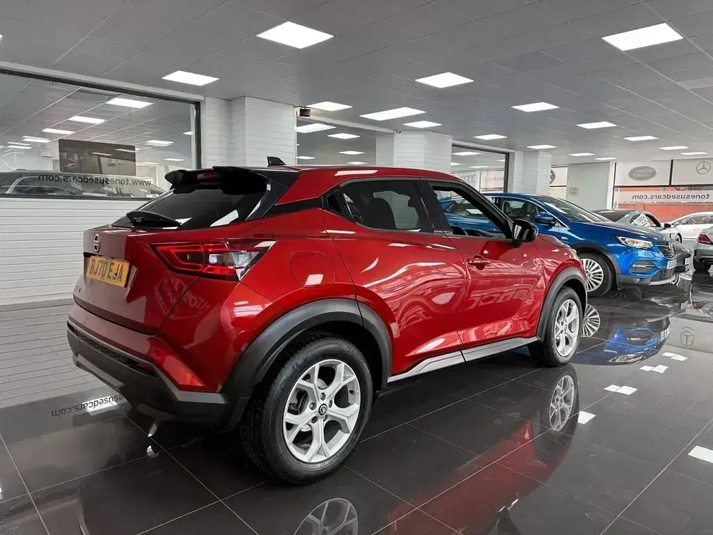 Usado Nissan Juke N-Connecta 114 HP (83 kW) 2020 Vermelho SUV