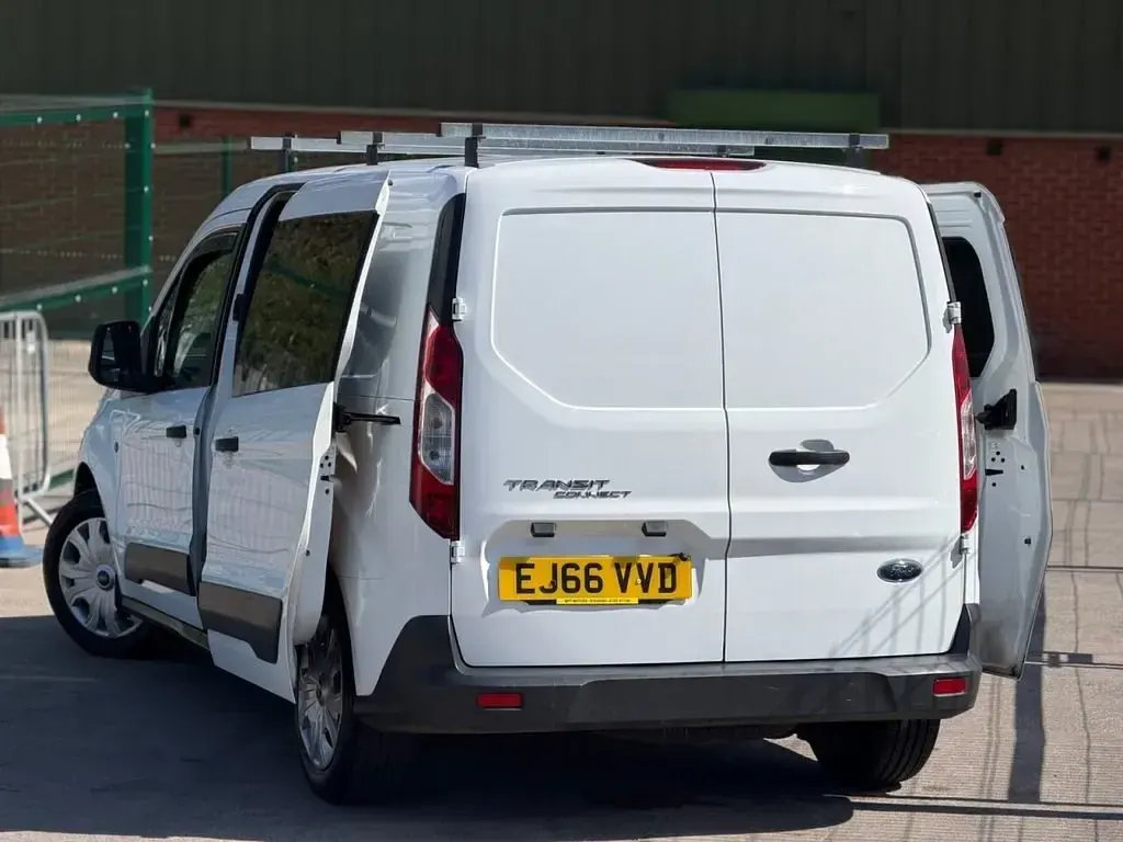 Usado Ford Transit Trend 118 CV (86 kW) 2016 Blanco Familiar