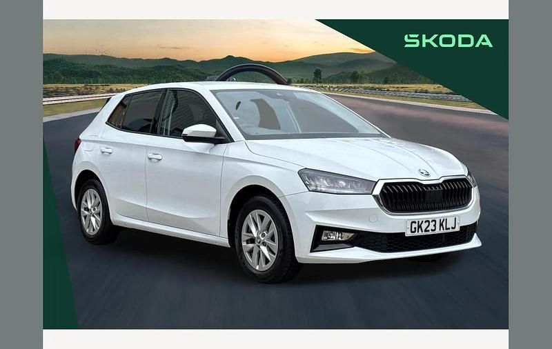 White Used 2023 Skoda Fabia Comfort Hatchback | £12,985 (Good price) - Image 1/3